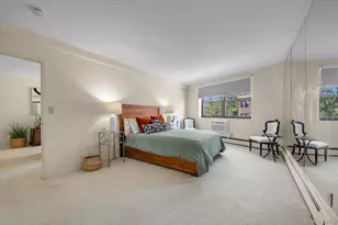 5 Schenck Ave, Great Neck, NY 11021 - Photo 9