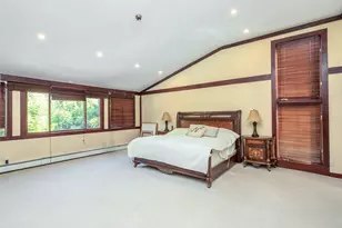 32 Carriage Rd, Great Neck, NY 11024 - Photo 21