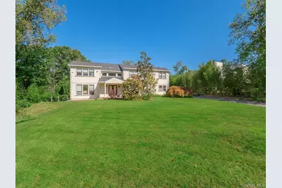 32 Carriage Road, Great Neck, NY 11024 - Photo 31