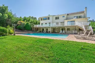 32 Carriage Rd, Great Neck, NY 11024 - Photo 29