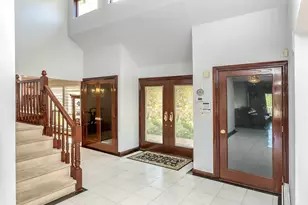 32 Carriage Rd, Great Neck, NY 11024 - Photo 3