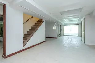 32 Carriage Rd, Great Neck, NY 11024 - Photo 25