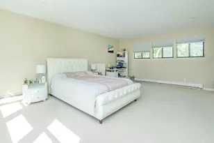 32 Carriage Rd, Great Neck, NY 11024 - Photo 23