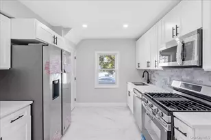 1686 Rosalind Ave, Elmont, NY 11003 - Photo 11