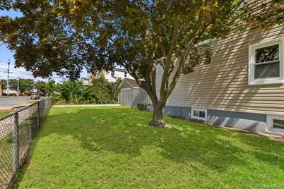 1686 Rosalind Avenue, Elmont, NY 11003 - Photo 37