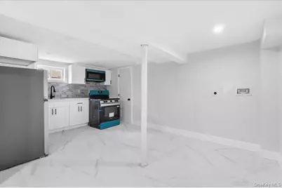 1686 Rosalind Avenue, Elmont, NY 11003 - Photo 21