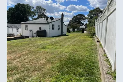 443 Adirondack Drive, Farmingville, NY 11738 - Photo 3