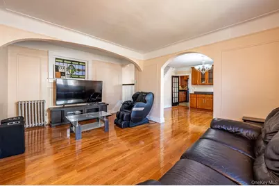 1059 Neill Avenue, Bronx, NY 10461 - Photo 5