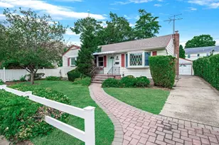 233 Lee Ave, Hicksville, NY 11801 - Photo 3