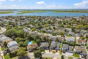 2998 Joyce Ln, Merrick, NY 11566 - Photo 39