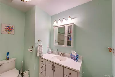 350B Woodbridge Drive #350B, Ridge, NY 11961 - Photo 15