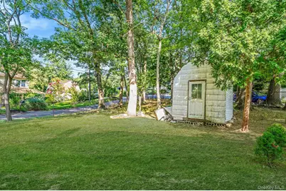 3 Wainscott Drive, Sound Beach, NY 11789 - Photo 9