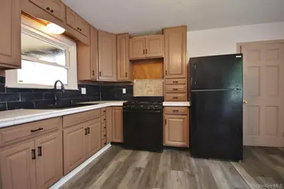 66 Glenwood Avenue, Poughkeepsie, NY 12603 - Photo 3