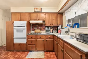 107-79 Watson Pl, Jamaica, NY 11433 - Photo 7