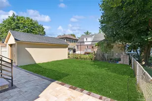 81-25 265th St, Glen Oaks, NY 11004 - Photo 9