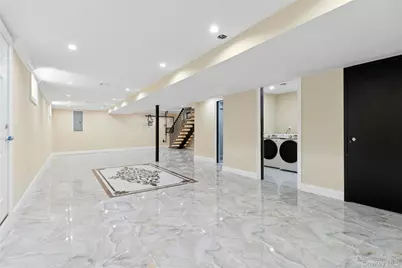 81-25 265th Street, Glen Oaks, NY 11004 - Photo 37