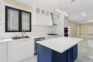 81-25 265th St, Glen Oaks, NY 11004 - Photo 17