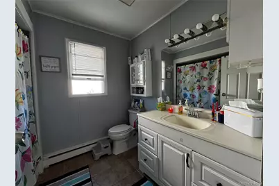 16 Beach Avenue, Copiague, NY 11726 - Photo 9