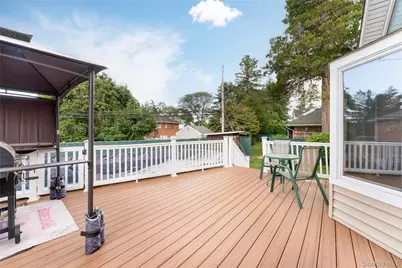 11 Eaton Road, Syosset, NY 11791 - Photo 3