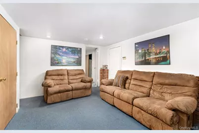 11 Eaton Road, Syosset, NY 11791 - Photo 23