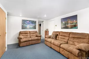 11 Eaton Rd, Syosset, NY 11791 - Photo 23