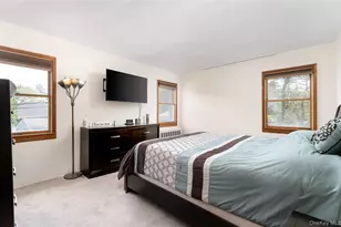 11 Eaton Rd, Syosset, NY 11791 - Photo 17