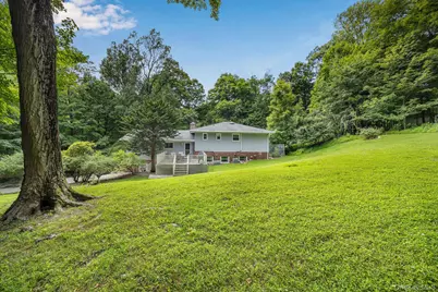 1007 Haverstraw Road, Suffern, NY 10901 - Photo 19