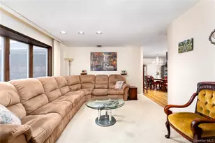 9 Eaton Rd, Syosset, NY 11791 - Photo 7