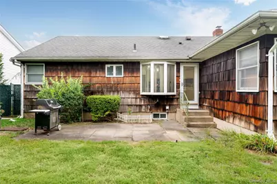 9 Eaton Road, Syosset, NY 11791 - Photo 27