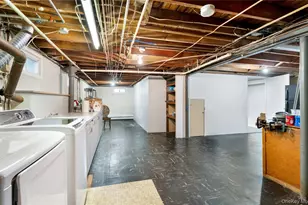 9 Eaton Rd, Syosset, NY 11791 - Photo 23