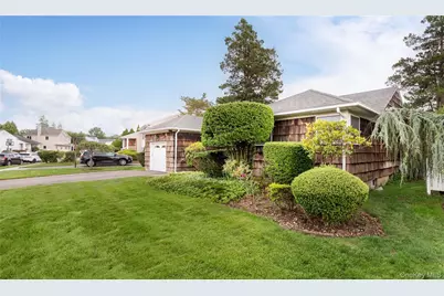 9 Eaton Road, Syosset, NY 11791 - Photo 29