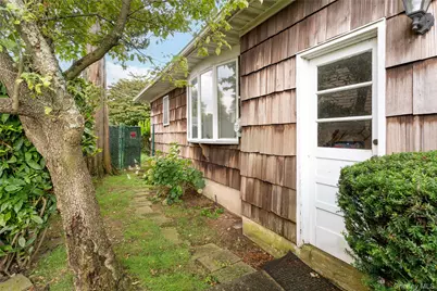 9 Eaton Road, Syosset, NY 11791 - Photo 25