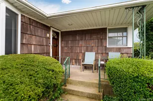 9 Eaton Rd, Syosset, NY 11791 - Photo 5