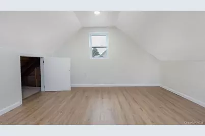 205 S 12th Street, Lindenhurst, NY 11757 - Photo 19