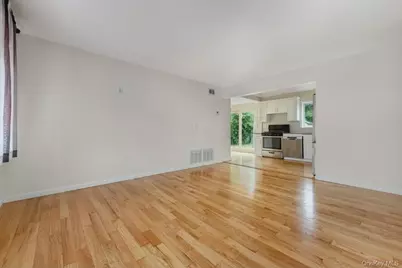 205 S 12th Street, Lindenhurst, NY 11757 - Photo 7