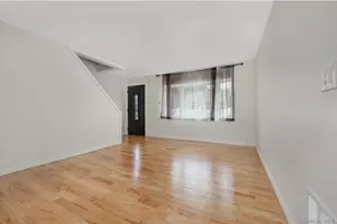 205 S 12th St, Lindenhurst, NY 11757 - Photo 9