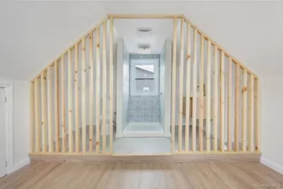 205 S 12th Street, Lindenhurst, NY 11757 - Photo 17