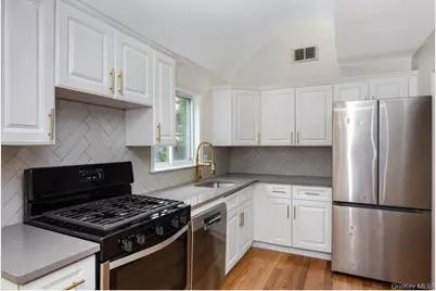 205 S 12th Street, Lindenhurst, NY 11757 - Photo 11