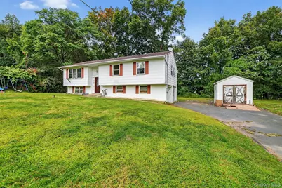 19 Birchwood Avenue, Nanuet, NY 10954 - Photo 9