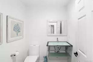 141 Middle Pond Rd, Southampton, NY 11968 - Photo 15