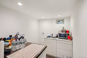 12 Manning Rd, Glen Cove, NY 11542 - Photo 23