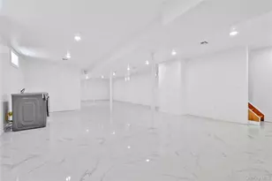 244-89 61st Ave, Little Neck, NY 11362 - Photo 25