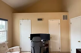 37 Stratford Green, Farmingdale, NY 11735 - Photo 19