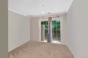 258 Medea Way, Central Islip, NY 11722 - Photo 5