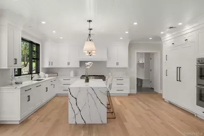 64 Saw Mill Road, Cold Spring Harbor, NY 11724 - Photo 15