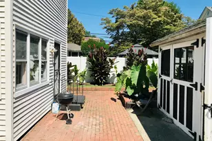 154 Elmwood St, Westbury, NY 11590 - Photo 5