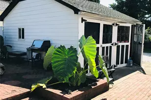 154 Elmwood St, Westbury, NY 11590 - Photo 3