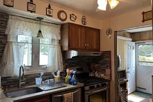 957 N Fulton Ave, Lindenhurst, NY 11757 - Photo 13