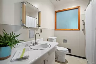 26 S Menantic Rd, Shelter Island, NY 11964 - Photo 29