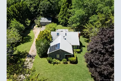 26 S Menantic Road, Shelter Island, NY 11964 - Photo 9